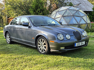 Jaguar S-Type (4 foto / 12)