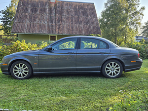 Jaguar S-Type (5 фото из 13)