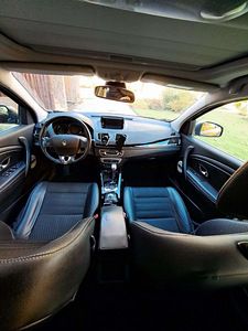 RENAULT MEGANE 2016 (6 фото из 10)