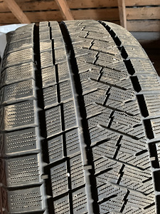 245/40R20 TRIANGLE PL02 99V SNOWLINK (1 foto / 3)