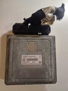 2011 AUDI Q7 ECM PCM ECU 4L0910551A (Bensiin/Gas) kompuuter (2 foto / 8)
