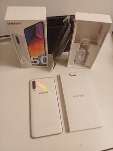 Samsung Galaxy A50 White (разбитый экран!) 4GB/128GB (3 фото из 7)