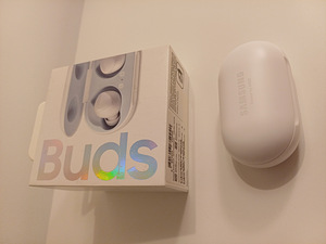 SAMSUNG Galaxy Buds : White (SM-R170NZWAROM) (9 foto / 10)
