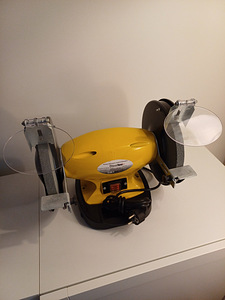 Steeltec (SKU: XWS061) BENCH GRINDER 200MM 230V - KÄI (10 foto / 10)