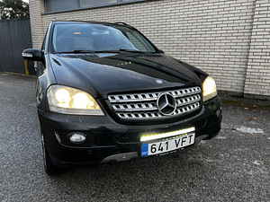 Mercedes Benz ML320 2006 228k km (4 foto / 11)