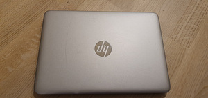 HP Elitebook 820 G3 (4 foto / 5)