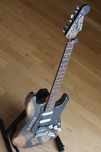 Custom Strat WANTED ROCK STAR (4 фото из 5)