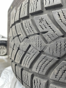 Шины Goodyear 225/60/18 (2 фото из 5)