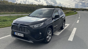 Toyota Rav4 Luxury plus Hybrid (6 foto / 6)