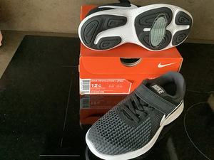 Nike tossud suurus 29,5 (1 foto / 2)