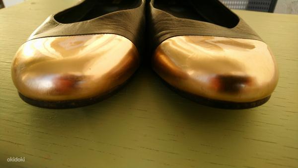Черные туфли Vagabond с золотым мыском. № 42 (фото #3)