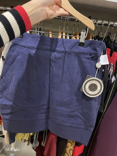 Жилет versace, джинсы Armani, брюки Moschino (фото #6)