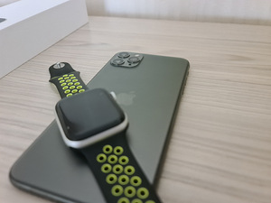 iPhone 11 Pro Max 64GB + Apple watch 44mm (2 foto / 3)