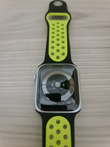 iPhone 11 Pro Max 64GB + Apple watch 44mm (3 foto / 3)
