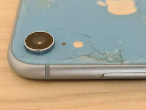 Apple iPhone XR 64GB Blue, Xiaomi Buds (6 foto / 7)