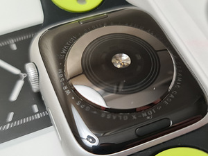 Apple Watch Series 5 44mm Silver Aluminum Case (2 foto / 3)