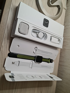 Apple Watch Series 5 44mm Silver Aluminum Case (3 foto / 3)