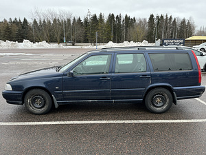 Volvo v70 (2 фото из 10)