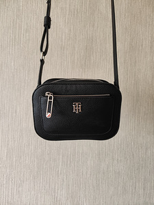 Новая Сумочка Tommi hilfiger,продажа или обмен (1 фото из 5)