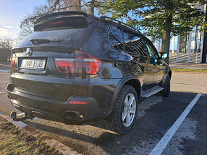 BMW X5 E70 (6 foto / 10)