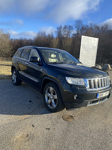 Jeep Grand Cherokee (2 foto / 9)