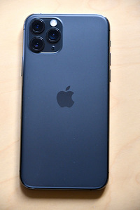 iPhone 11 Pro, 64GB, Space Gray (2 foto / 3)