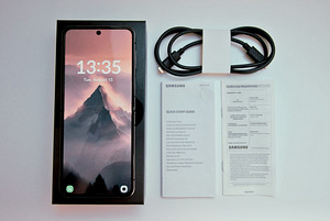 Продается SAMSUNG Galaxy Z Flip4 (6 фото из 7)