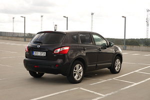 Nissan Qashqai Acenta 4x4 dCi 1.6 R4 96kW (4 foto / 15)