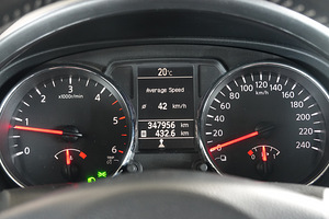 Nissan Qashqai Acenta 4x4 dCi 1.6 R4 96kW (15 foto / 15)