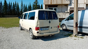 Volkswagen Caravelle 2.5 75kW (2 foto / 15)