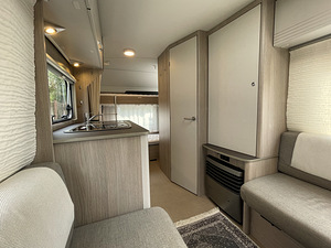 Bürstner Premio Life 490 TK (7 фото из 10)