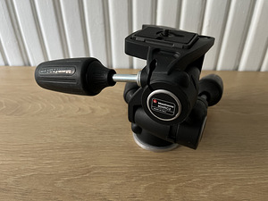 Manfrotto 804RC2 statiivipea (3 foto / 6)