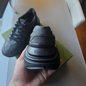 Gucci Meeste Rhyton Tossud Suurus 42 (4 foto / 5)