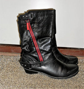 Tamaris nahast stiilsed mustad-punased saapad, s.39 (10 foto / 10)