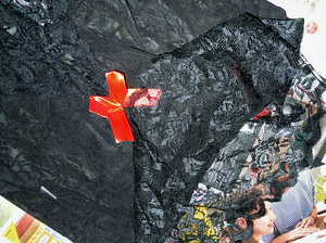 Uus must pesukomplekt-veniv pitsiga aluskleit +stringid (S/M (8 foto / 10)