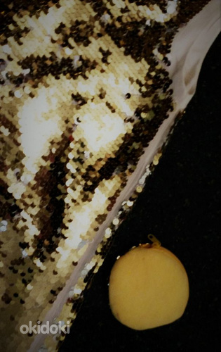 Праздничное золотое- платье с паетками 128/134 + сумочка (фото #4)