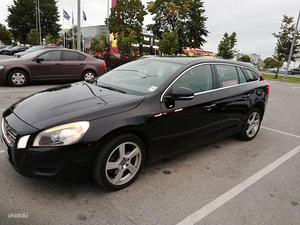 Продам VOLVO V 60 (3 фото из 3)