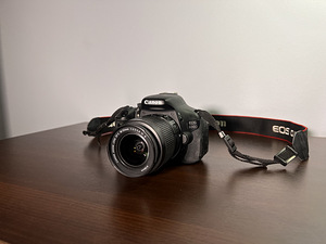 Canon EOS 600D + 18-55mm + kaamera kott (2 foto / 6)