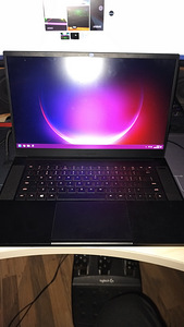 Razer blade 15 / i7 9750H / RTX 2060 / 16gb RAM / 144HZ (4 foto / 5)