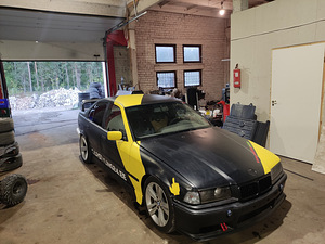 BMW E36 V8 Street klass (1 фото из 5)