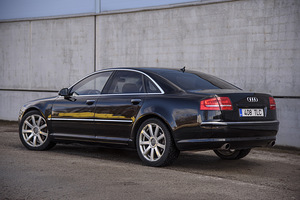 AUDI A8 4.1 V8 240kw (5 foto / 11)