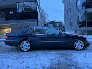 Мерседес-Бенц S300 (7 фото из 10)