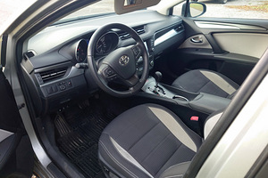 Toyota Avensis Active plus Navi 1.8 108kW (1 foto / 12)