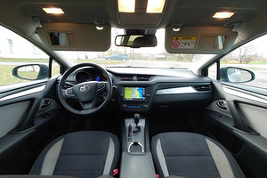Toyota Avensis Active plus Navi 1.8 108kW (2 foto / 12)