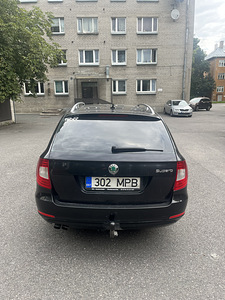 Продам Škoda Superb Combi (3 фото из 11)