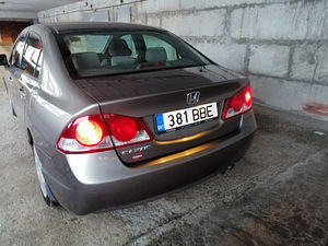 Honda civic 1.8 103 kw 2008 (9 foto / 14)