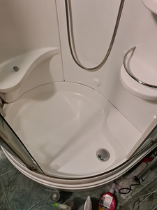 Kvaliteetne Balteco Giro massaažifunktsiooniga dushinurk (2 foto / 2)