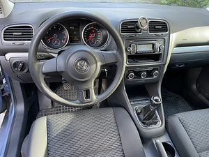 Volkswagen GOLF 1,4TSI bensiin 90kw 2011 (8 foto / 15)