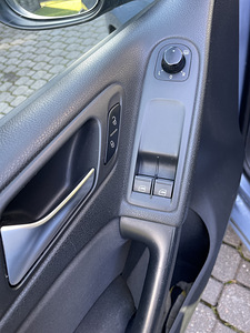 Volkswagen GOLF 1,4TSI bensiin 90kw 2011 (9 foto / 15)
