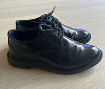 Zara pidulikud mustad lakk kingad 30